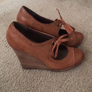 Restricted Vintage Wedge